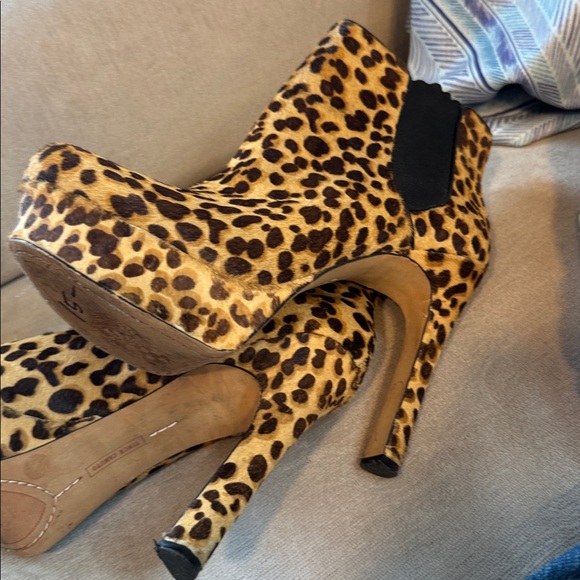 vince camuto heeled platform boots Pony Hair Leopard Brown Black Shoes - Picture 6 of 9